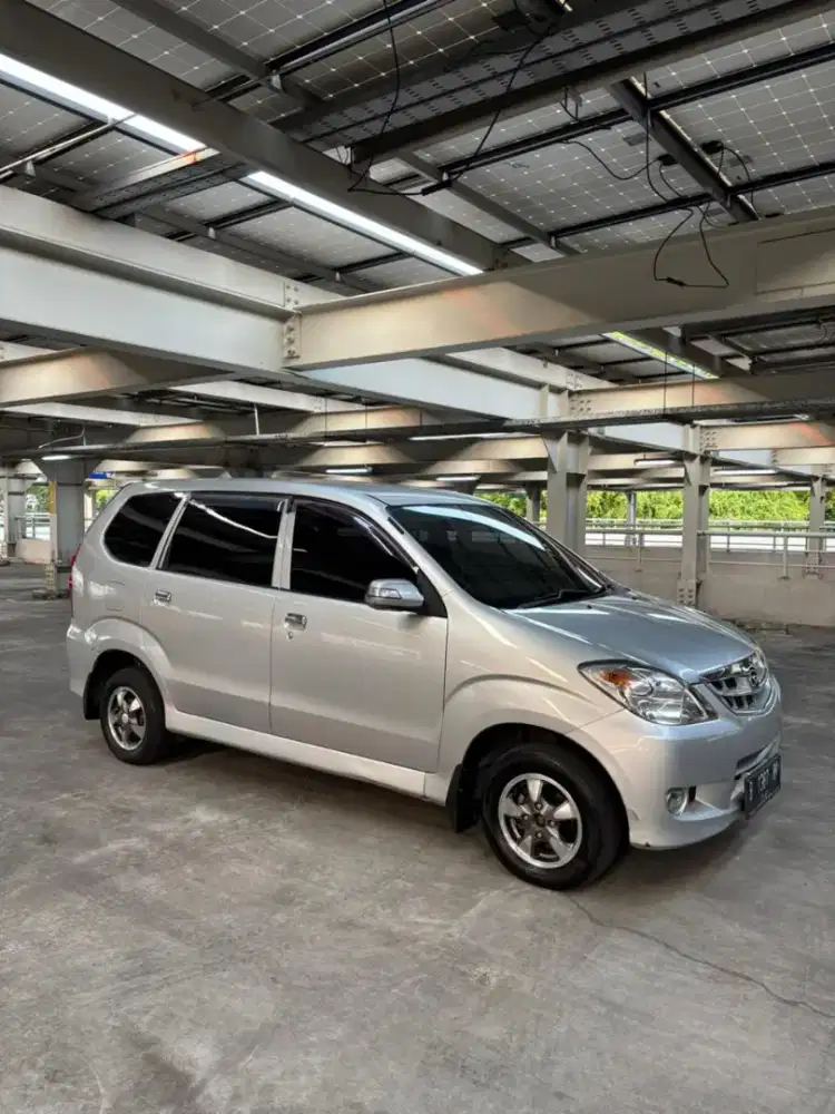 Daihatsu Xenia Li tangan pertama
