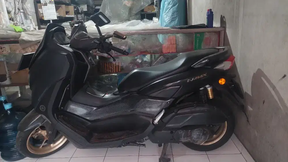 Dijual motor second nmax langsung tangan pertama