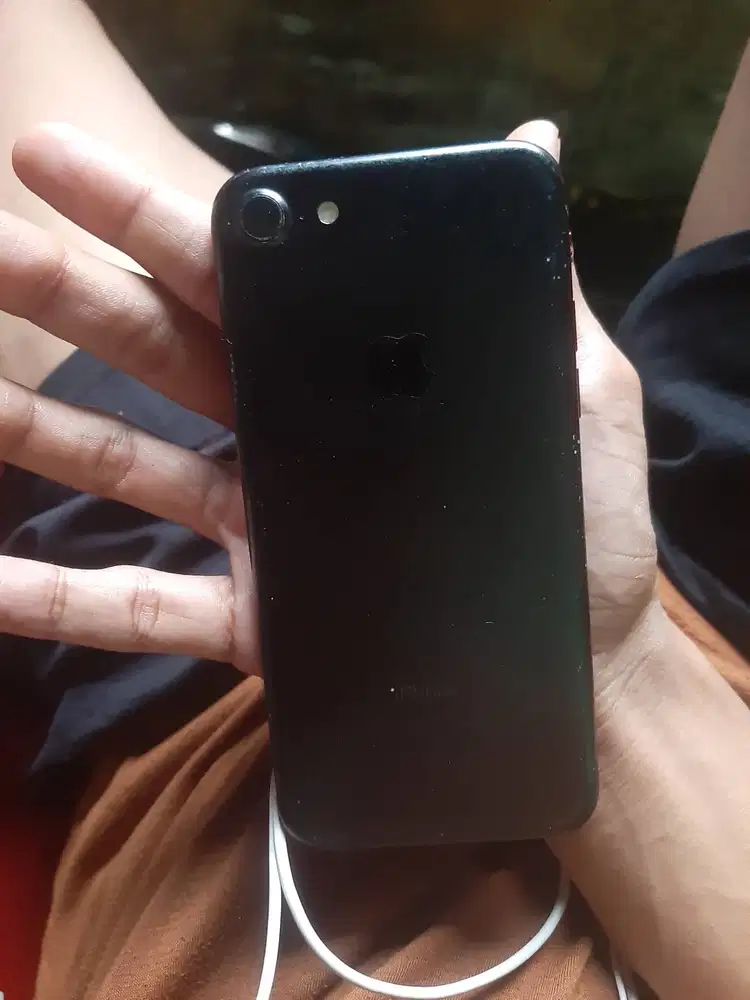 JUAL APA ADANYA IP 7 64GB, MIN FLEXIBEL CHARGER SAMA GA ADA TEMPAT KAR