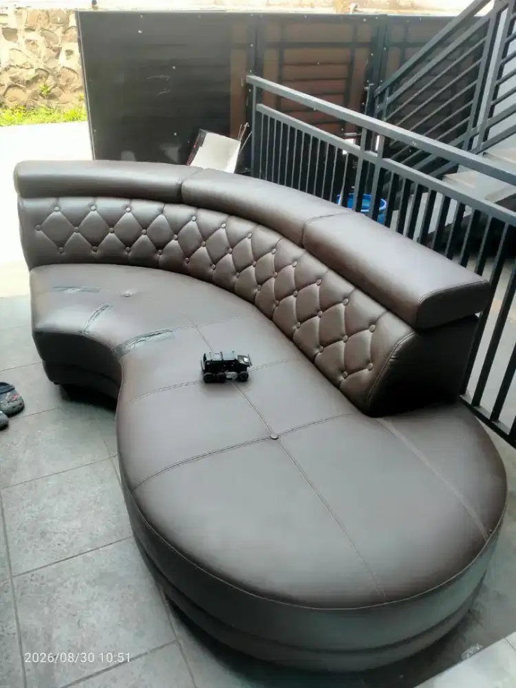 Sofa minus sesuai poto