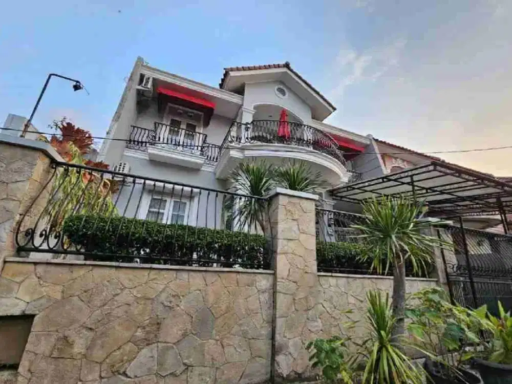 Dijual Cepat Rumah Cantik Siap Huni di Cinere