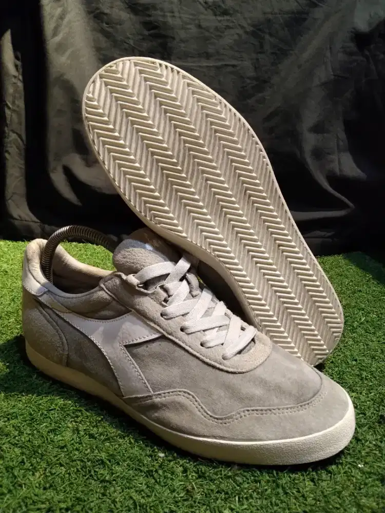 Diadora casual grey vintage