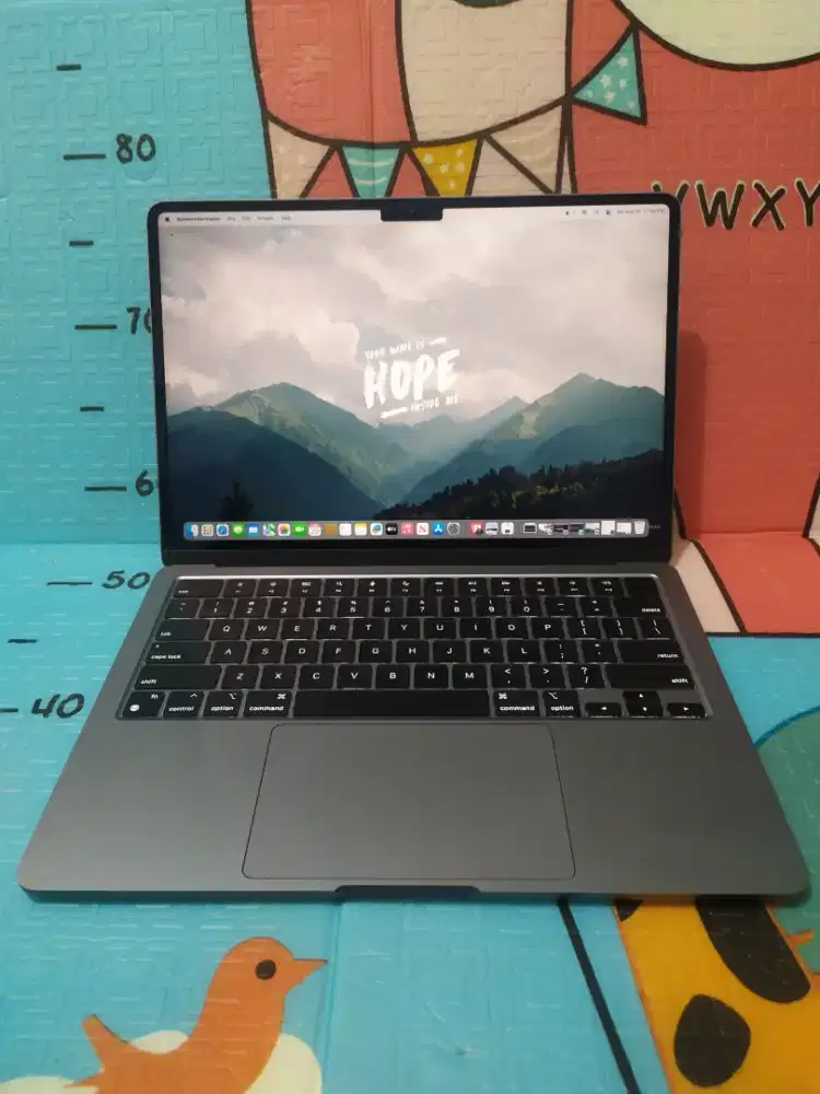 Dijual murah MacBook air M3 retina 2024 ram 16 SSD 256gb