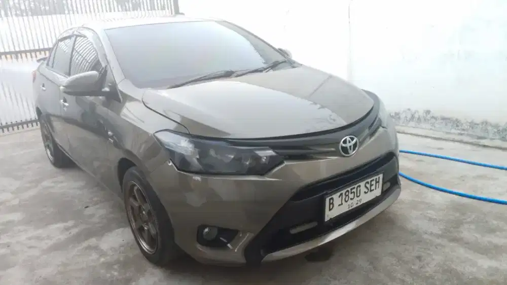 Vios Limo     2013