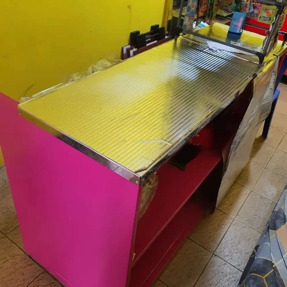 Meja Kasir warna pink