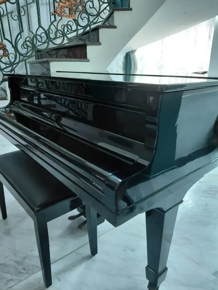 Piano Baby Grand Yamaha G2