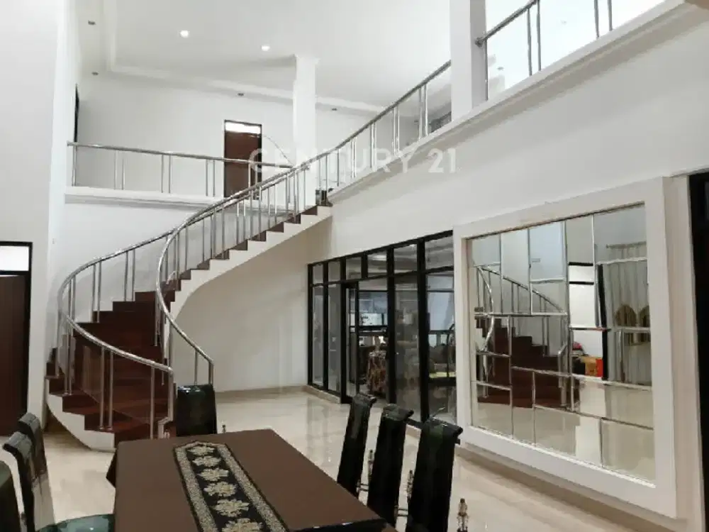Rumah Mewah Lokasi Premium Hook Di Cempaka Putih Jakarta Pusat