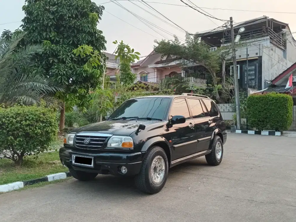 Suzuki Grand Escudo XL-7 A/T Full Orisinil Cat Luar Dalam