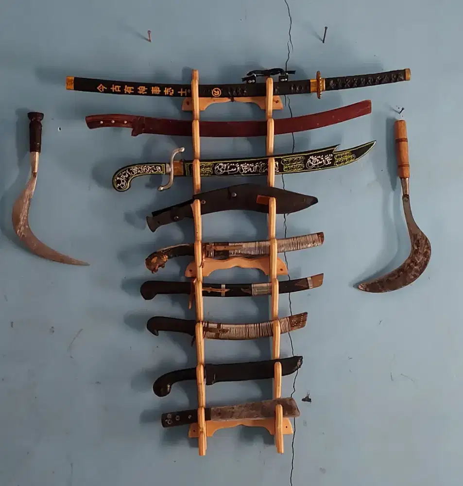Pedang dan golok