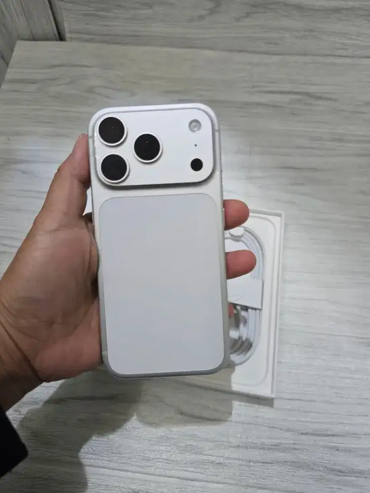 IPHONE 17 PRO 256GB SILVER IBOX