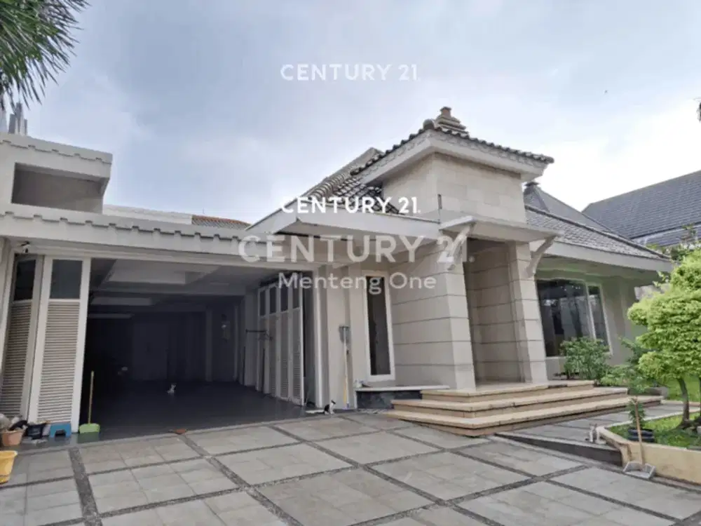 Rumah Mewah Dengan Kolam Renang Di Menteng