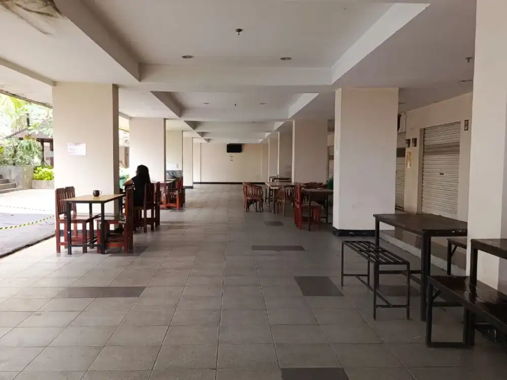 Dijual Kios Siap Huni di dalam Apartemen di Cinere Resort view kolam renang