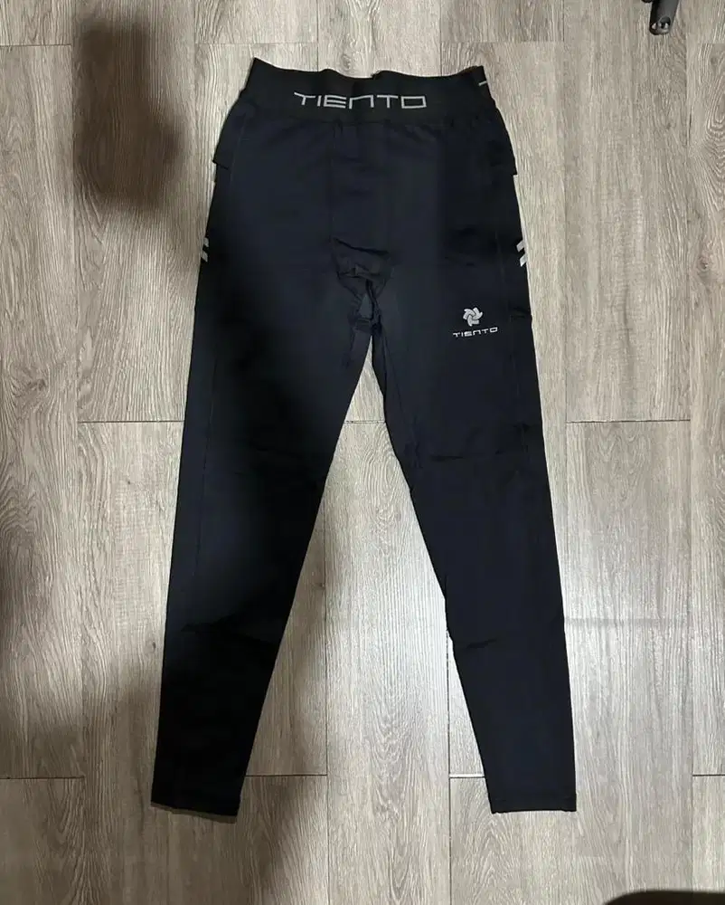 Tiento Baselayer Leging Celana Panjang Lari Motion Black