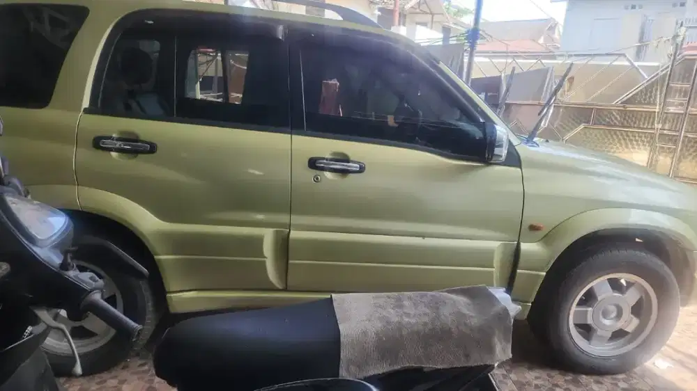 Suzuki Escudo 2001 2.0 SQ Bensin MT