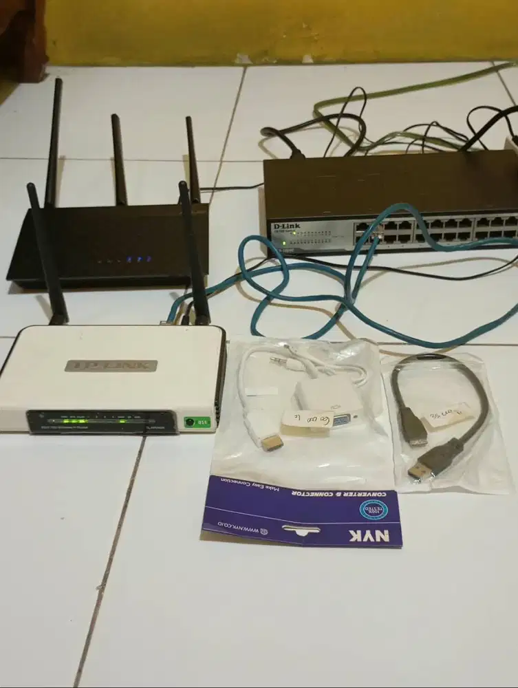Router Wi-Fi ASUS+Router TP-Link TL-MR3420 + Switch Hub D-Link 24 Port