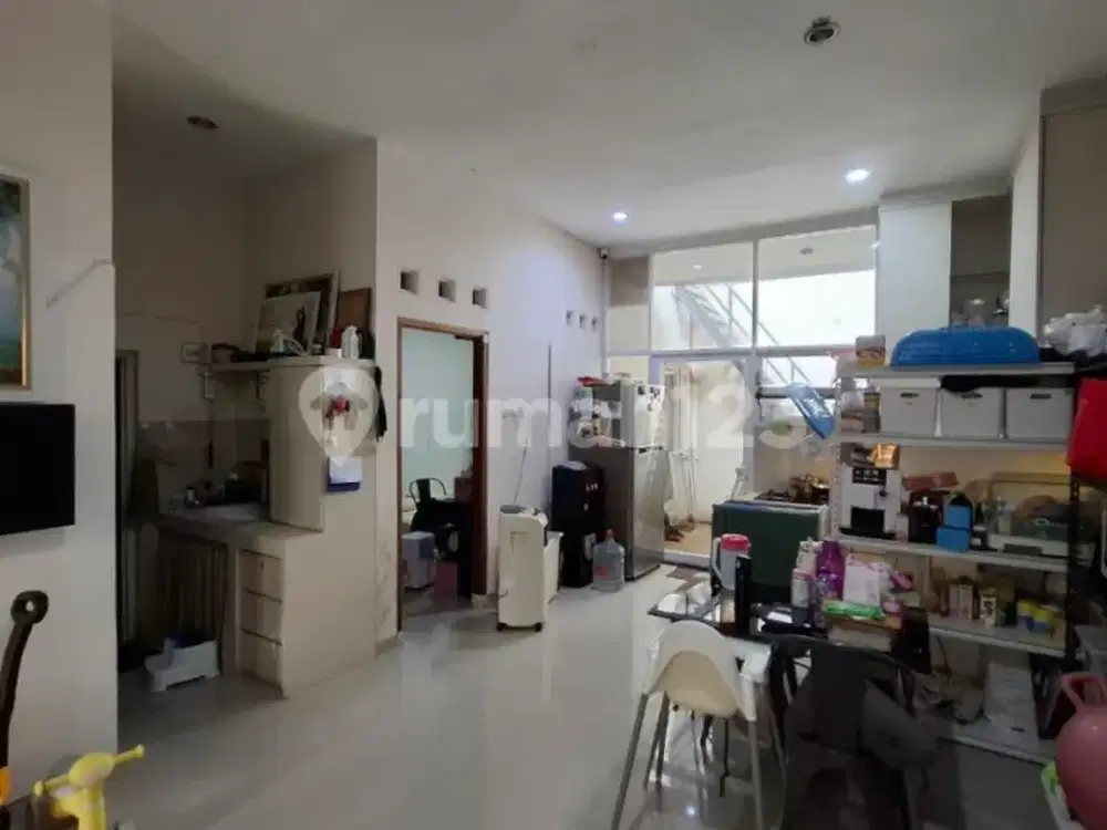 Rumah Non Cluster Dekat Mall Pakuwon Solo Baru