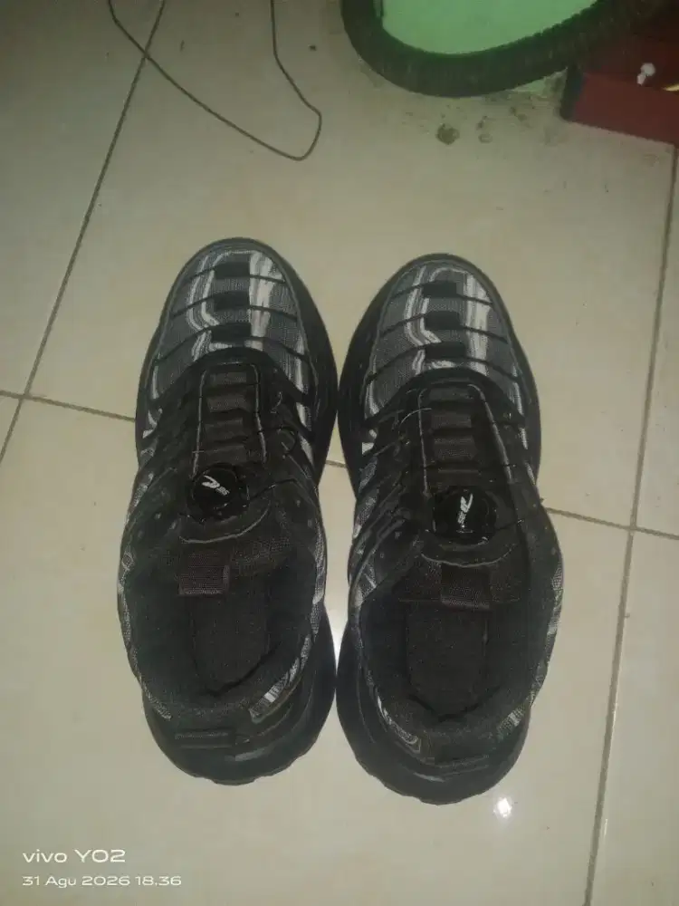 Sepatu jbs no minus