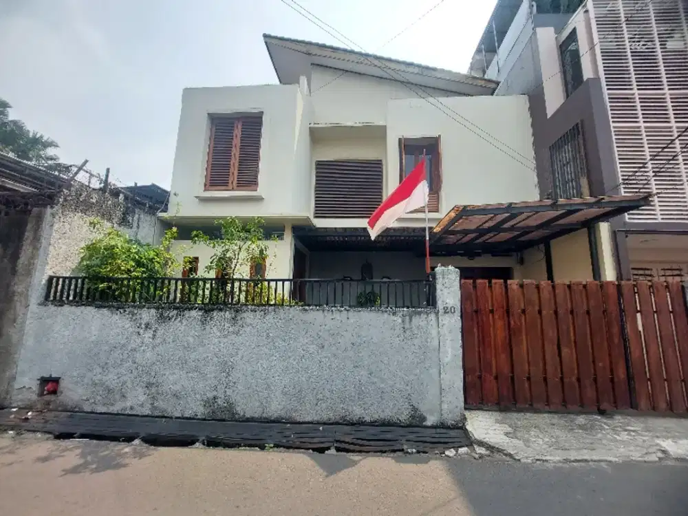 Rumah Cantik Terawat di Tebet Utara