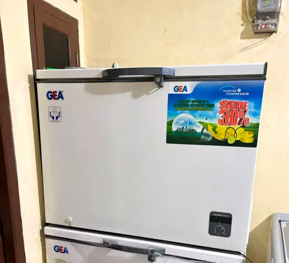 Freezer GEA 318L Inverter