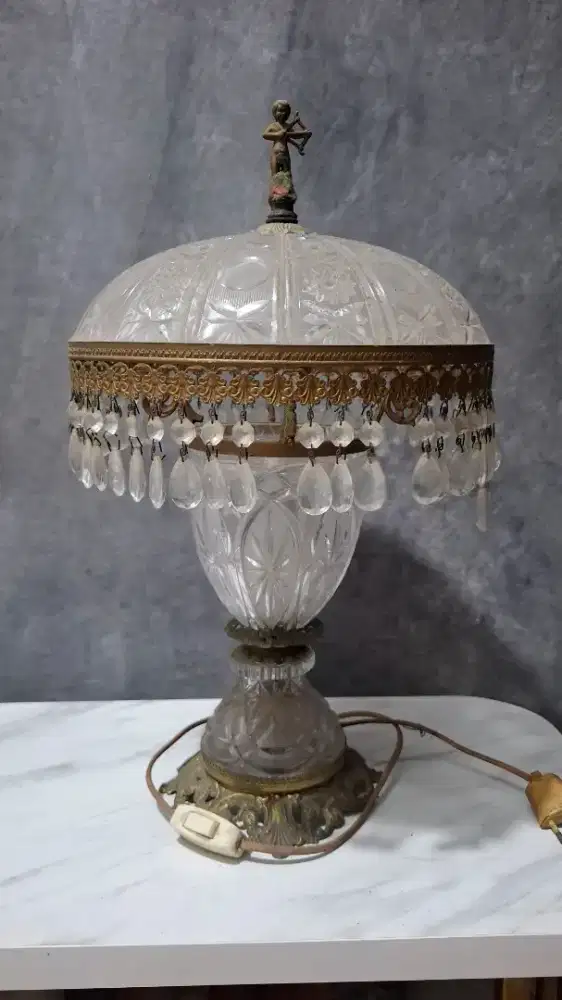 Dijual Lampu Meja Kristal Antik Eropa dengan Rumbai Kristal Mewah