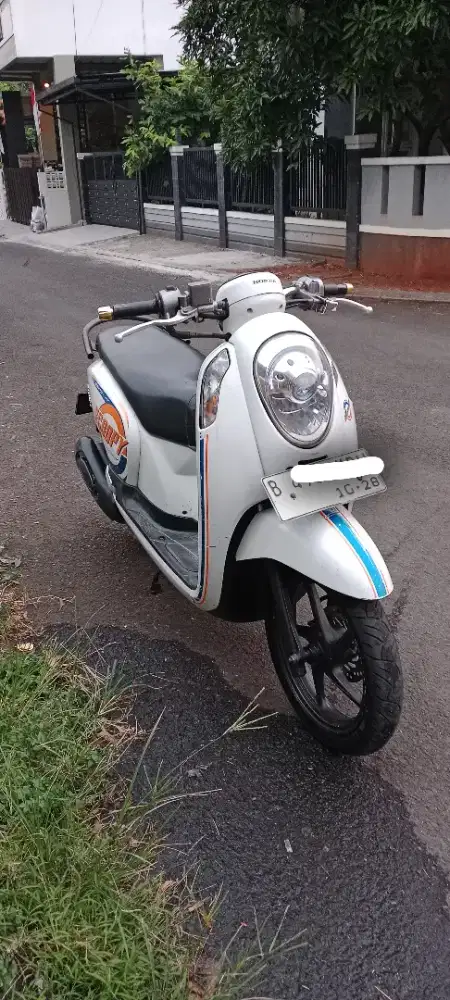 Honda Scoopy 2016