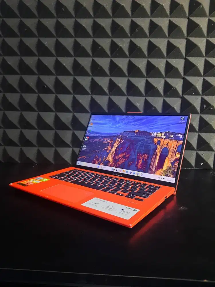 ASUS VivoBook Ultra A412FL Core i5 Gen 10 Warna Berani, Performa Pasti