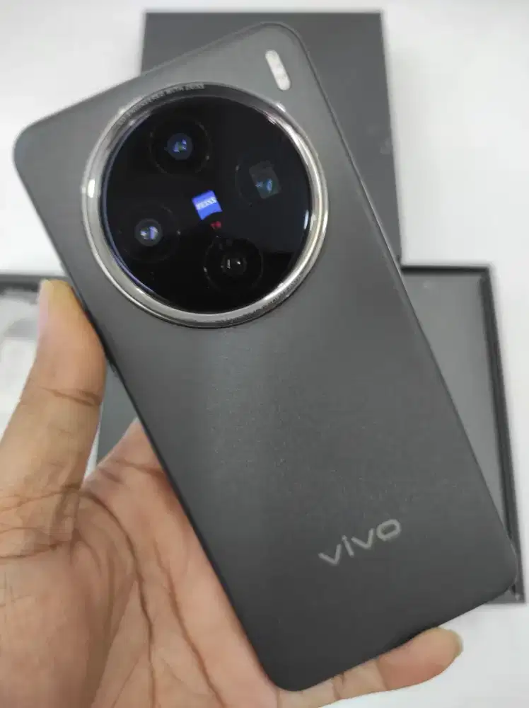 Vivo X200 basic
Garansi Resmi
Ram 12/256
Lecet pemakaian aj
