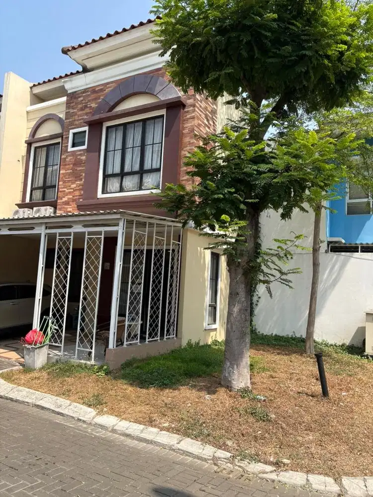 DISEWAKAN RUMAH 2 LANTAI FULL FURNISHED