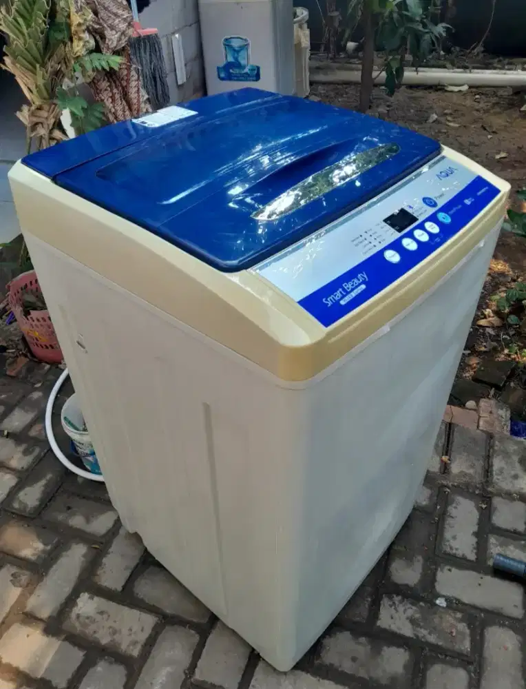 Mesin cuci AQUA Otomatis 8kg