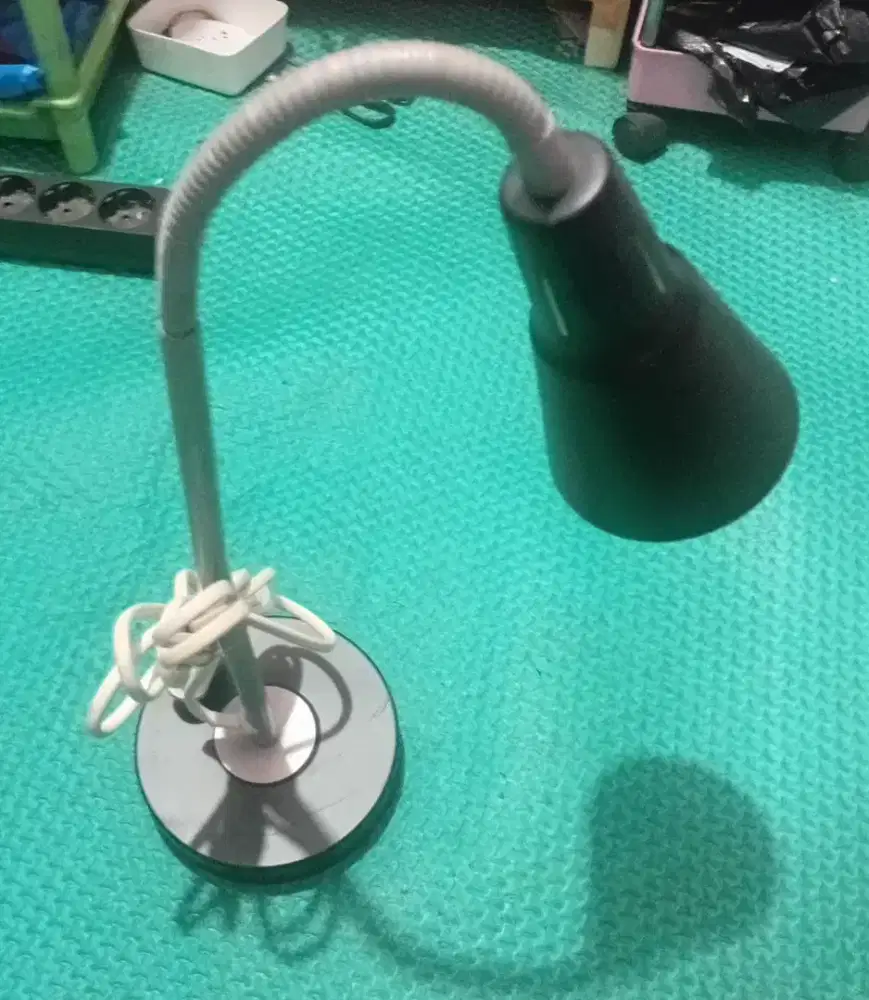 Lampu Meja Belajar