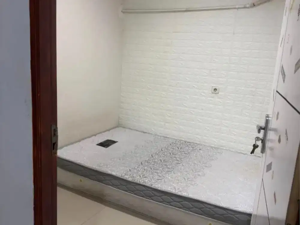 DIJUAL APARTEMEN HIGH POINT LANTAI 8 SEMI FURNISH