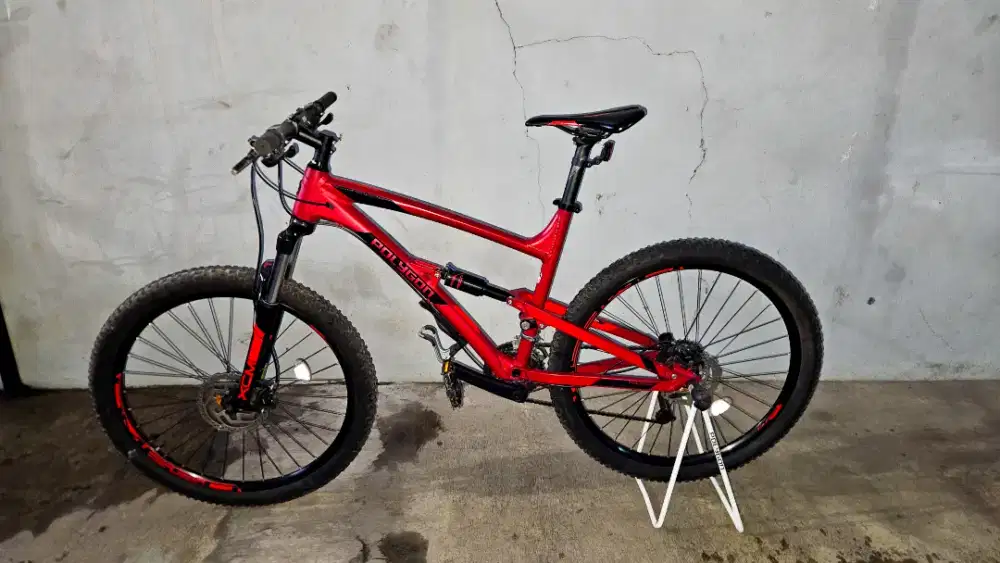 Sepedah Gunung MTB Polygon Siskiu D5 Istimewa