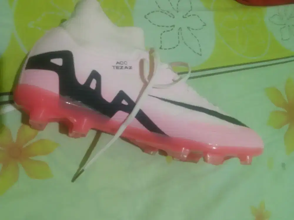 Di jual sepatu bola nike ukuran 41 nego tipis ya gan.