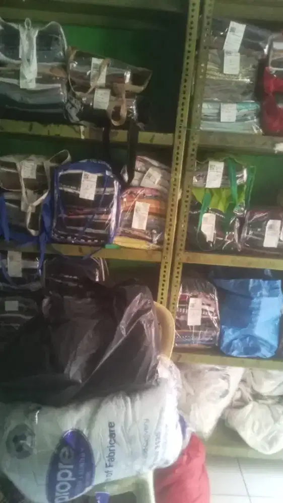 Laundry Kasir sekaligus setrika packing