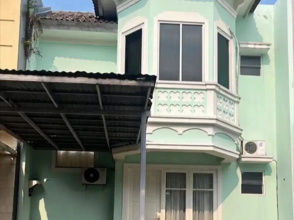 DISEWAKAN RUMAH RAPIH TERAWAT SIAP HUNI DI DELATINOS BSD DEKAT ST RAWABUNTU DAN PASAR MODERN BSD