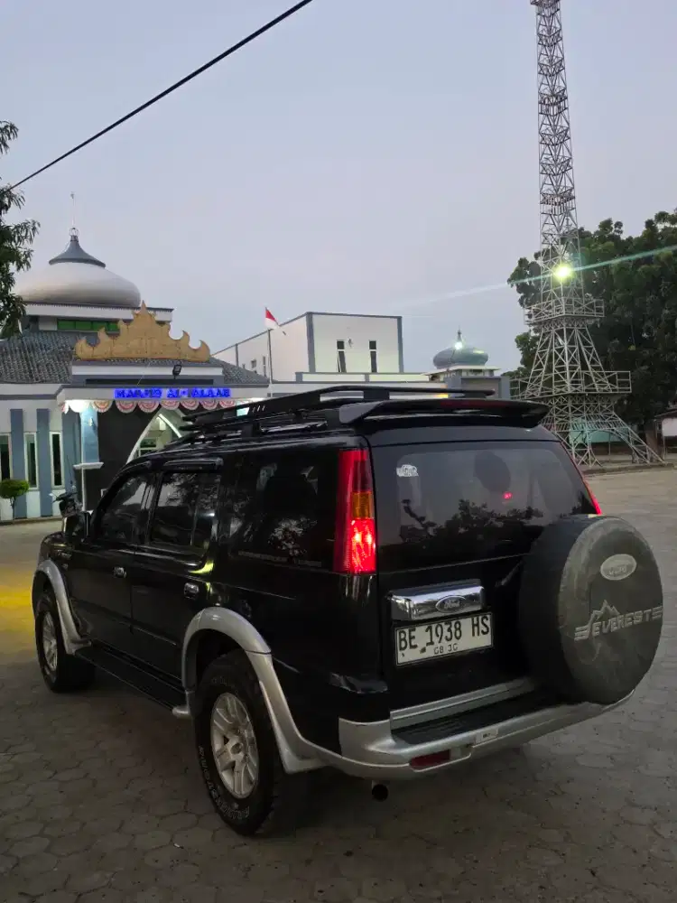 Ford Everest XLT Diesel Turbo