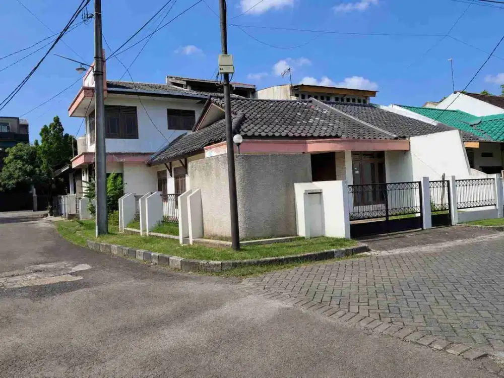 Dijual Rumah Hook  Harapan Indah 1 , Bekasi.