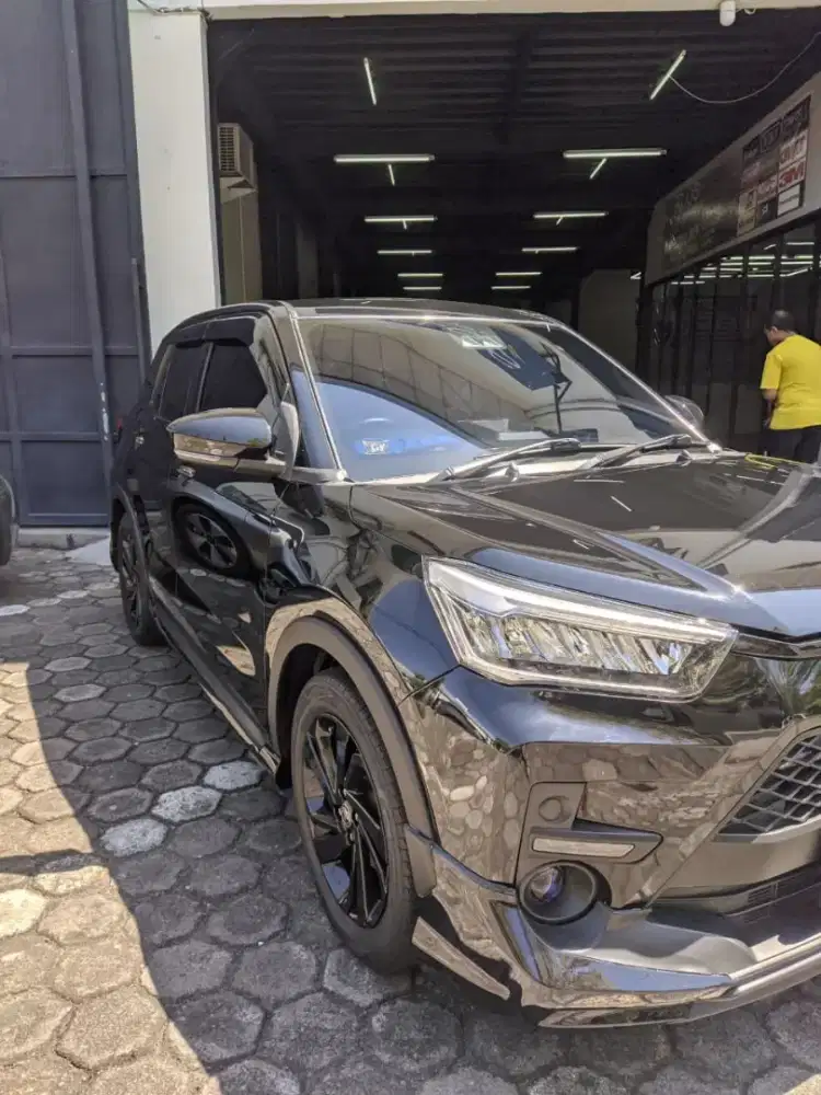 Tukang cuci mobil