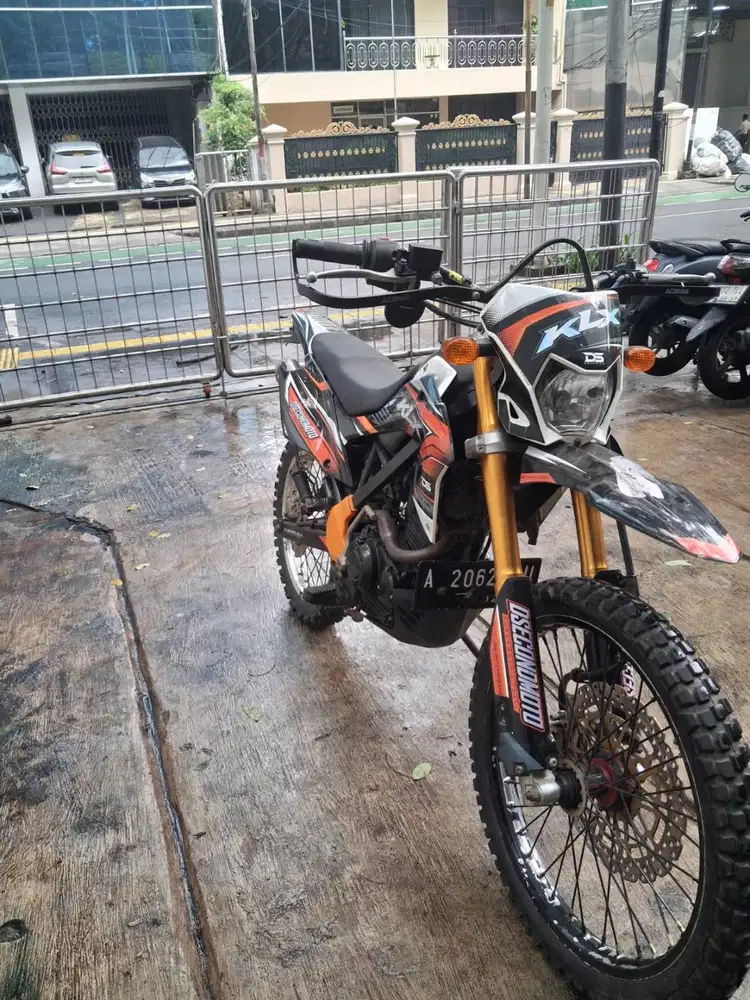 Dijual Motor Kawasaki KLX 150 Tahun 2021