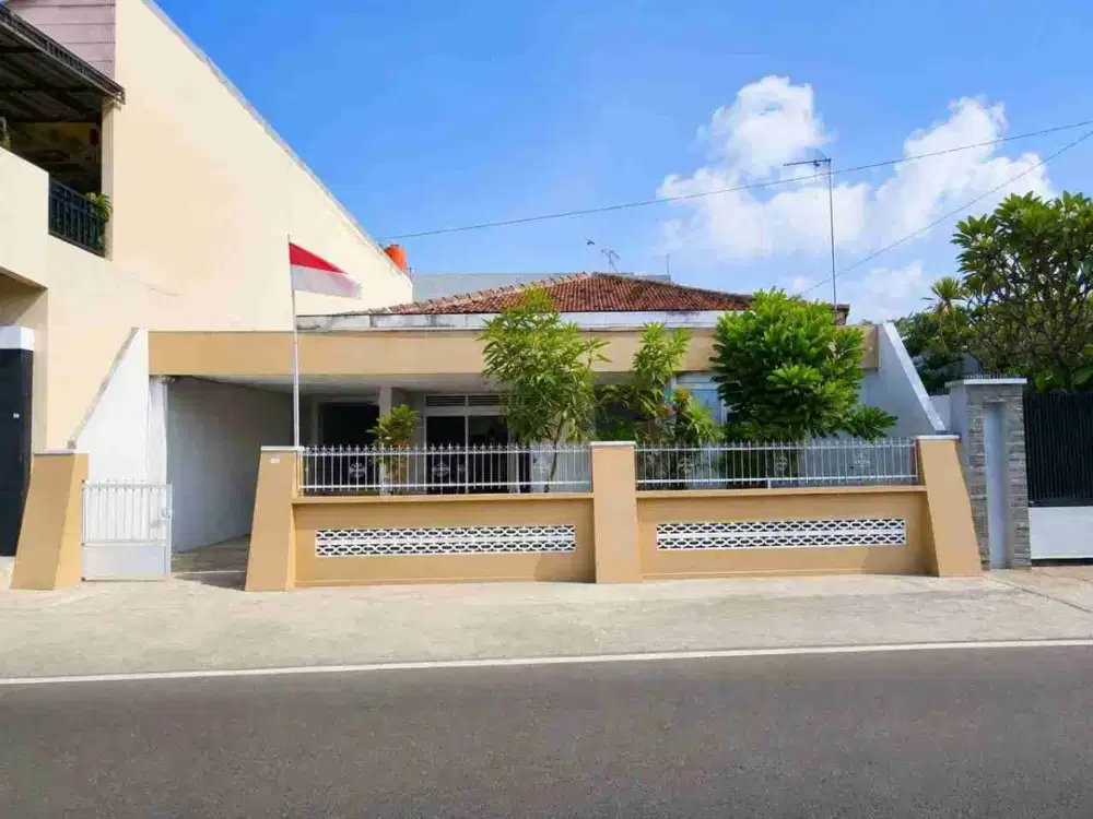 Kontrakan Bagus Terawat Cocok Untuk Kantor, Work Shop Plus Hunian