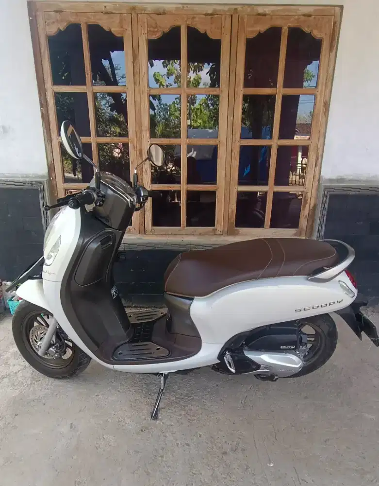 Honda Scoopy Prestige Putih istimewa
