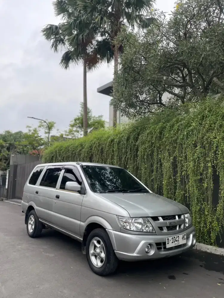 Isuzu panther LM 2.5 manual 2005