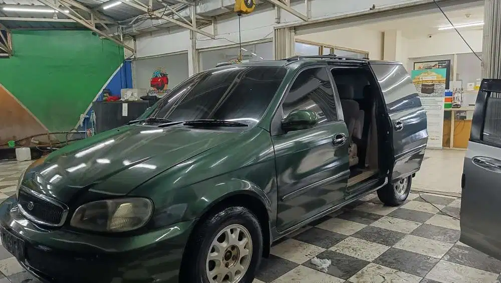 Kia Carnival 2000 Bensin