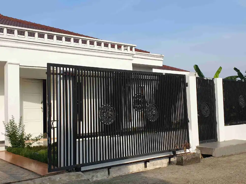 Sewa 45jt/th Jual 2.45M Lingkungan Asri 1 lantai Lt.400M Lb.295M