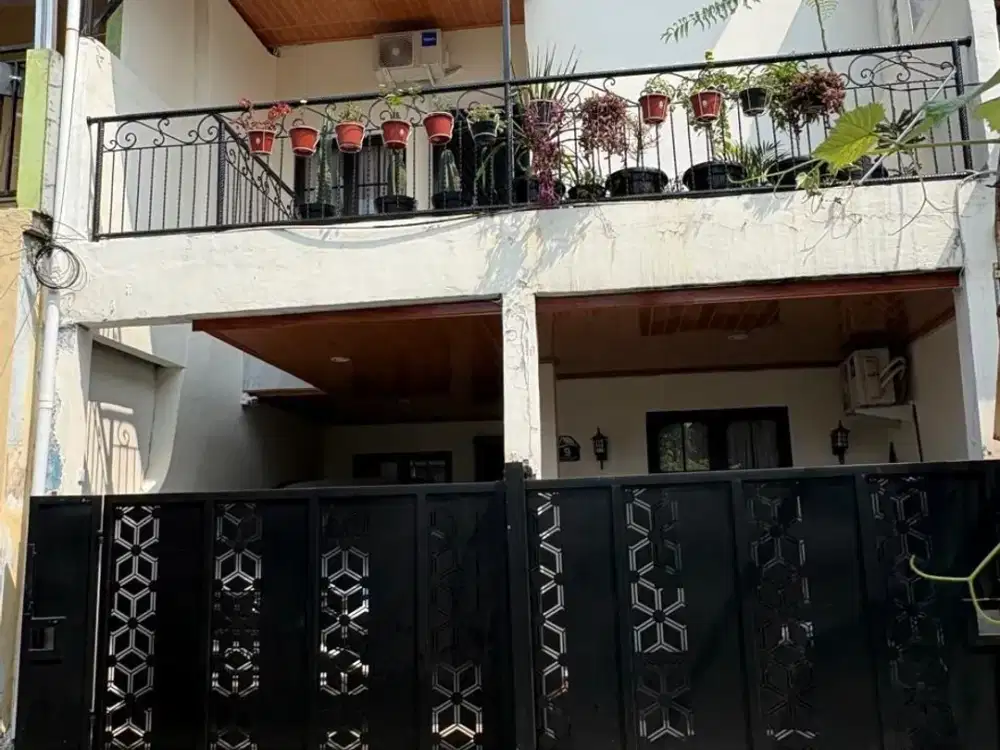 Dijual Rumah Bagus 2 Lantai SHM di Antapani Bandun