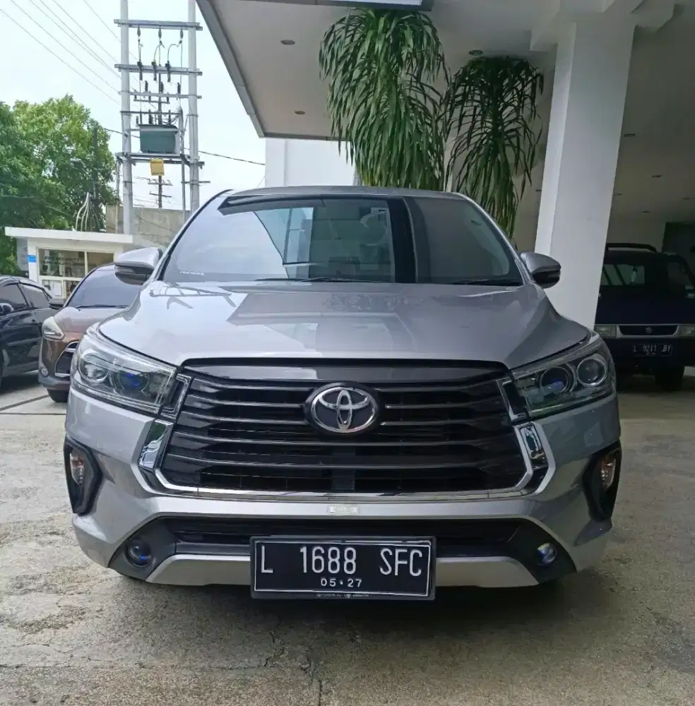 Innova V AT-Diesel, warna silver