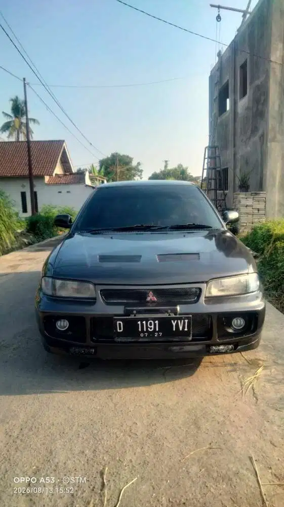 MITSHUBISHI LANCER 1993 HITAM