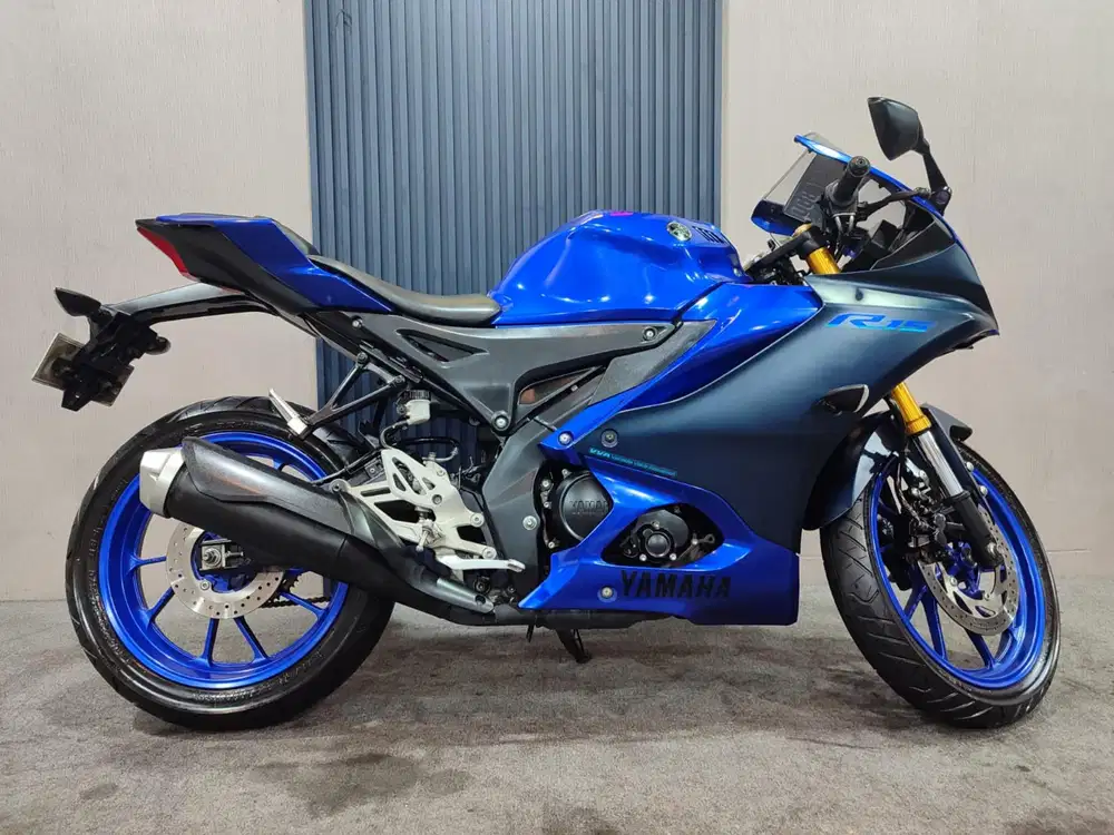 YAMAHA R15 V4 biru 2023 istimewa mulus terawat siap pakai...