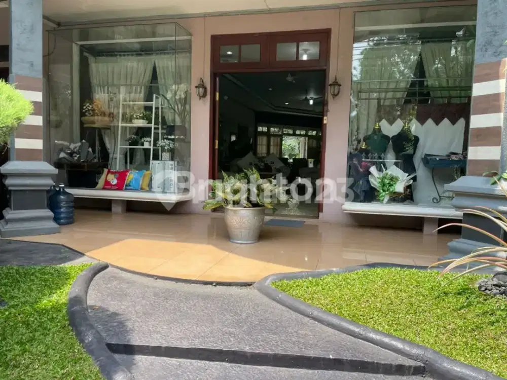 Rumah Cantik Rapih Besar