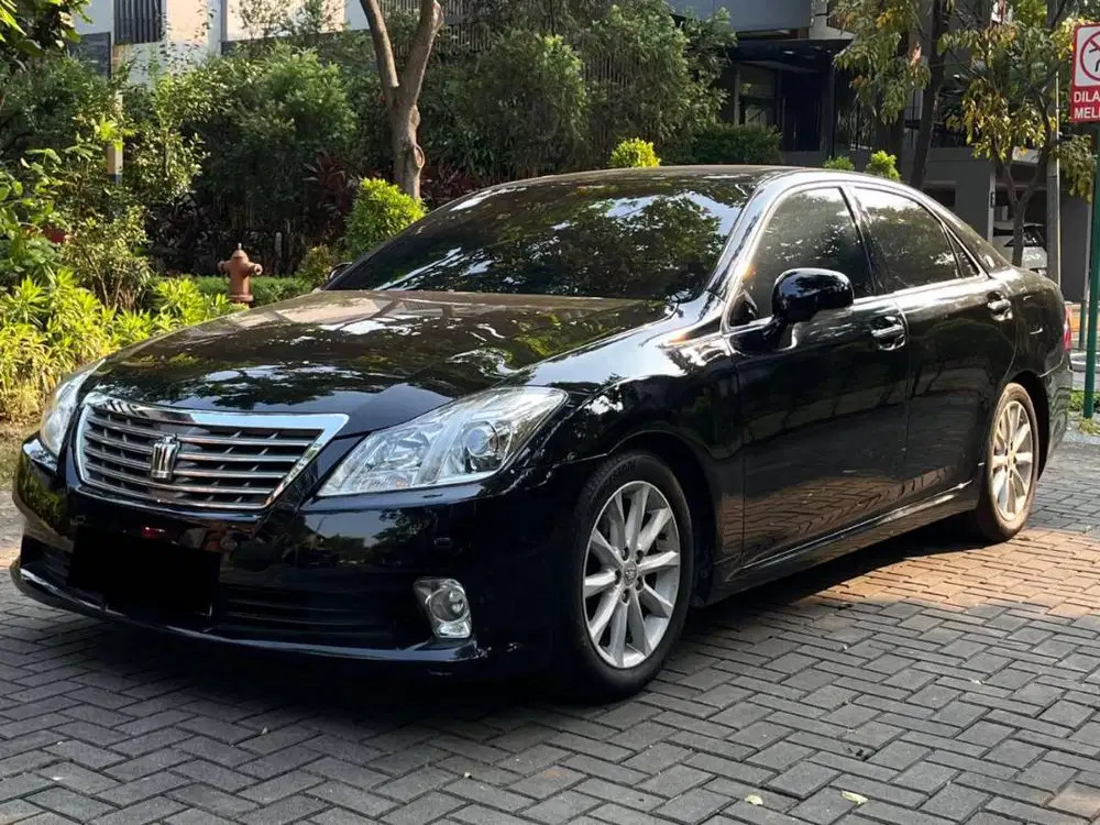 Toyota Crown 3.0 Royal Saloon CBU 2011